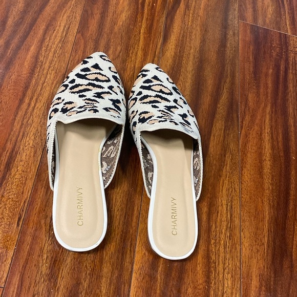 Charmivy- Beautiful  chic leopard print mules  Size 8 - Picture 4 of 10